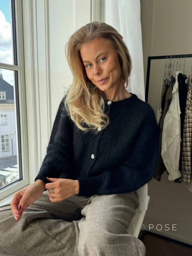 Elegantly Styled Cardigan for Everyday Wear