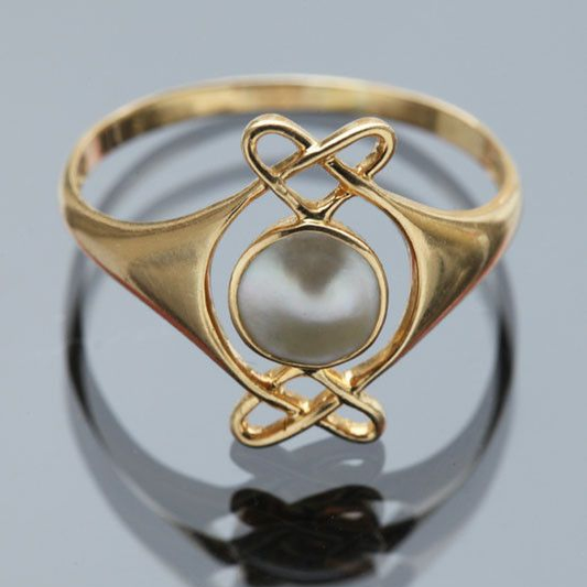 Pearl & Gold Hearrt Ring