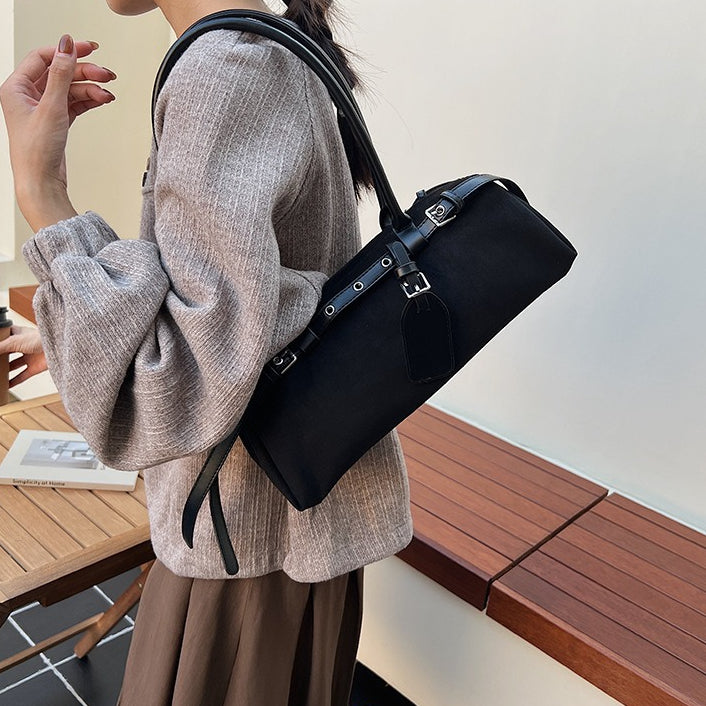 Polished Bag with an Effortless Classic Look