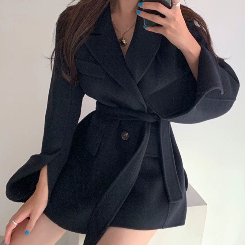 Beautifully Finished Coat in a Timeless Design