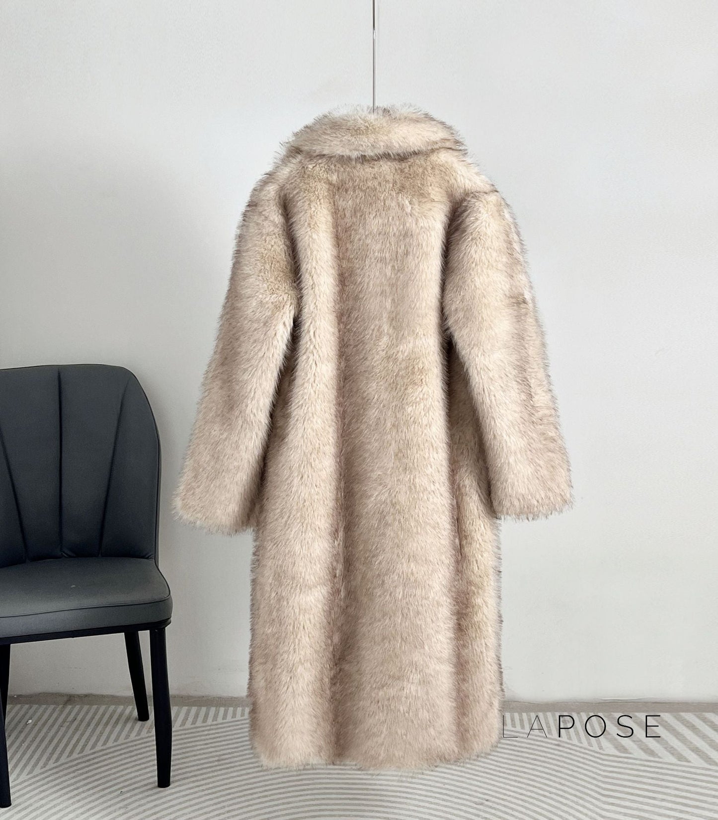 Beautifully Finished Coat in a Timeless Design
