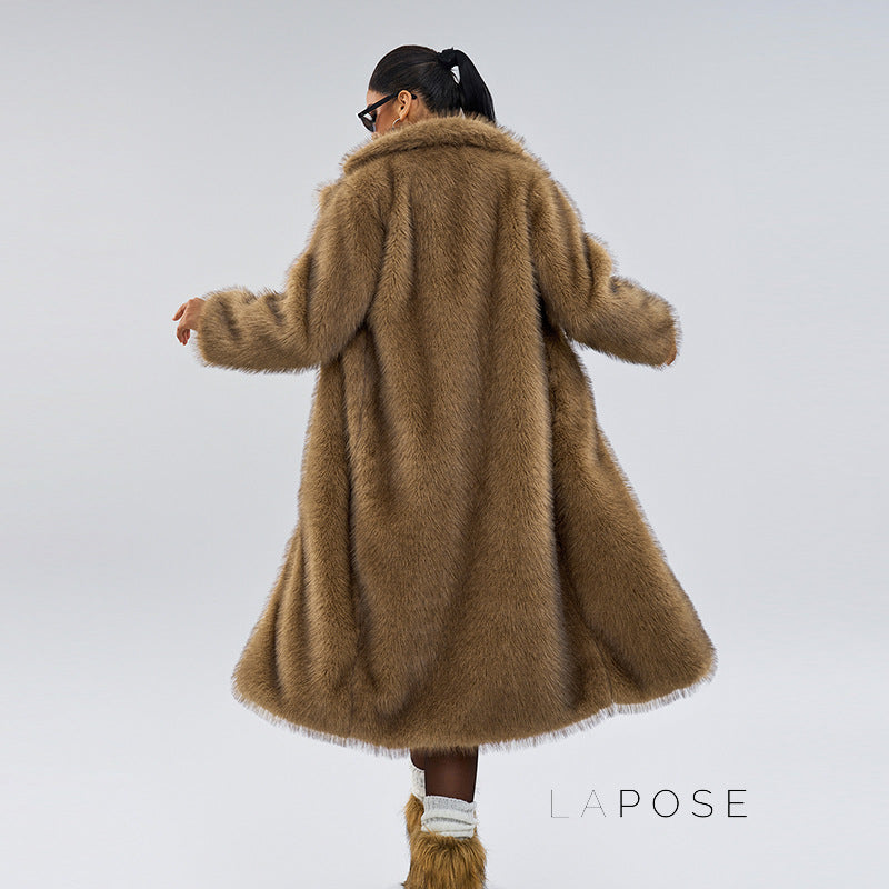 Beautifully Finished Coat in a Timeless Design