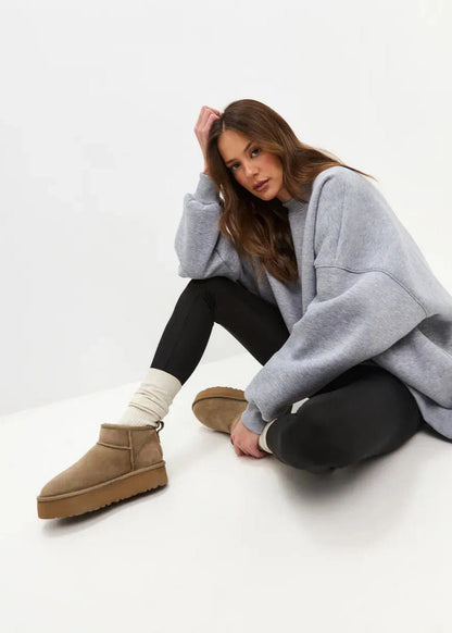 Well Tailored Pullover with a Graceful Silhouette