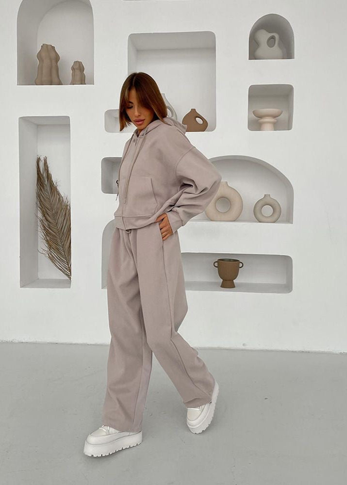 Well Tailored Pants with a Graceful Silhouette