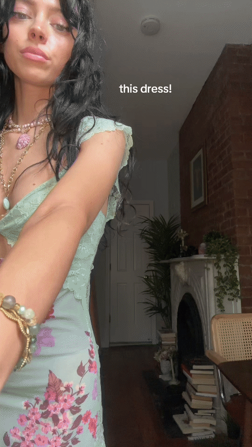 Beautifully Crafted Dress in a Classic Style
