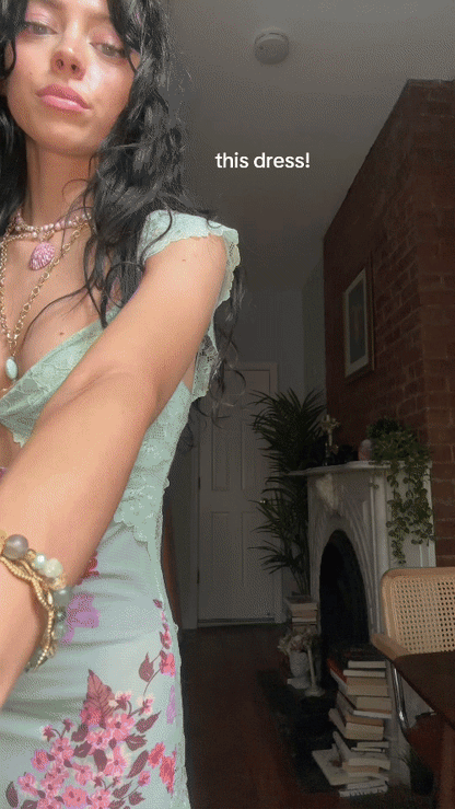 Beautifully Crafted Dress in a Classic Style
