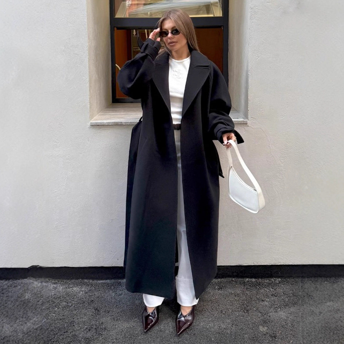 Well Tailored Coat with a Graceful Silhouette