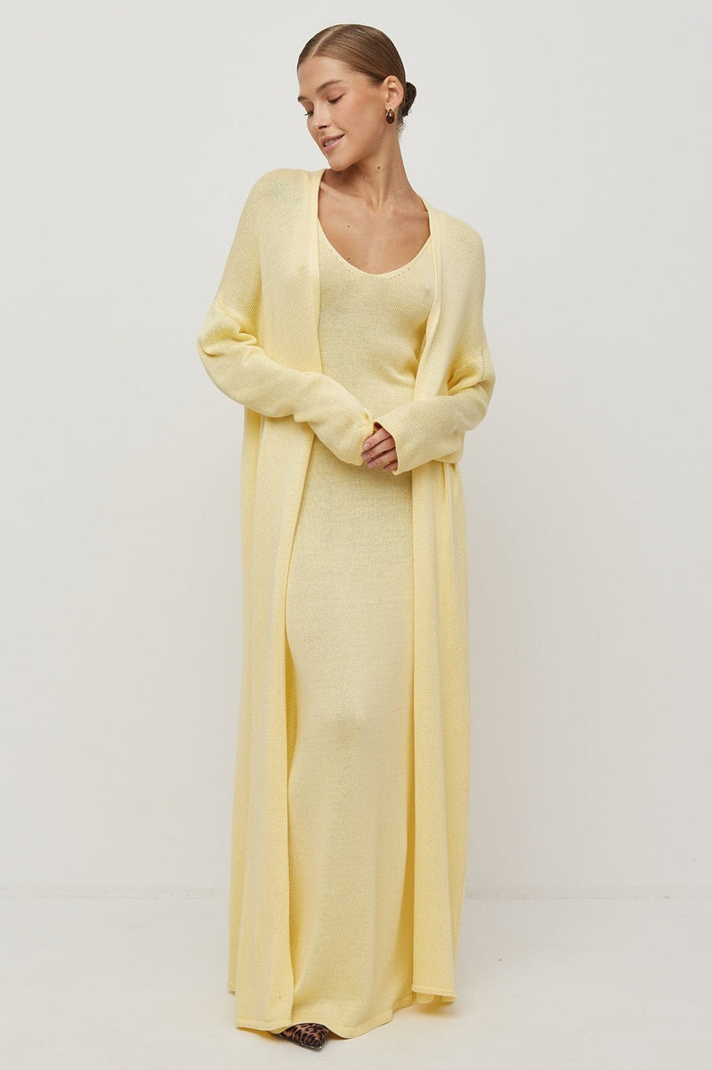Effortlessly Elegant Garment with a Timeless Design