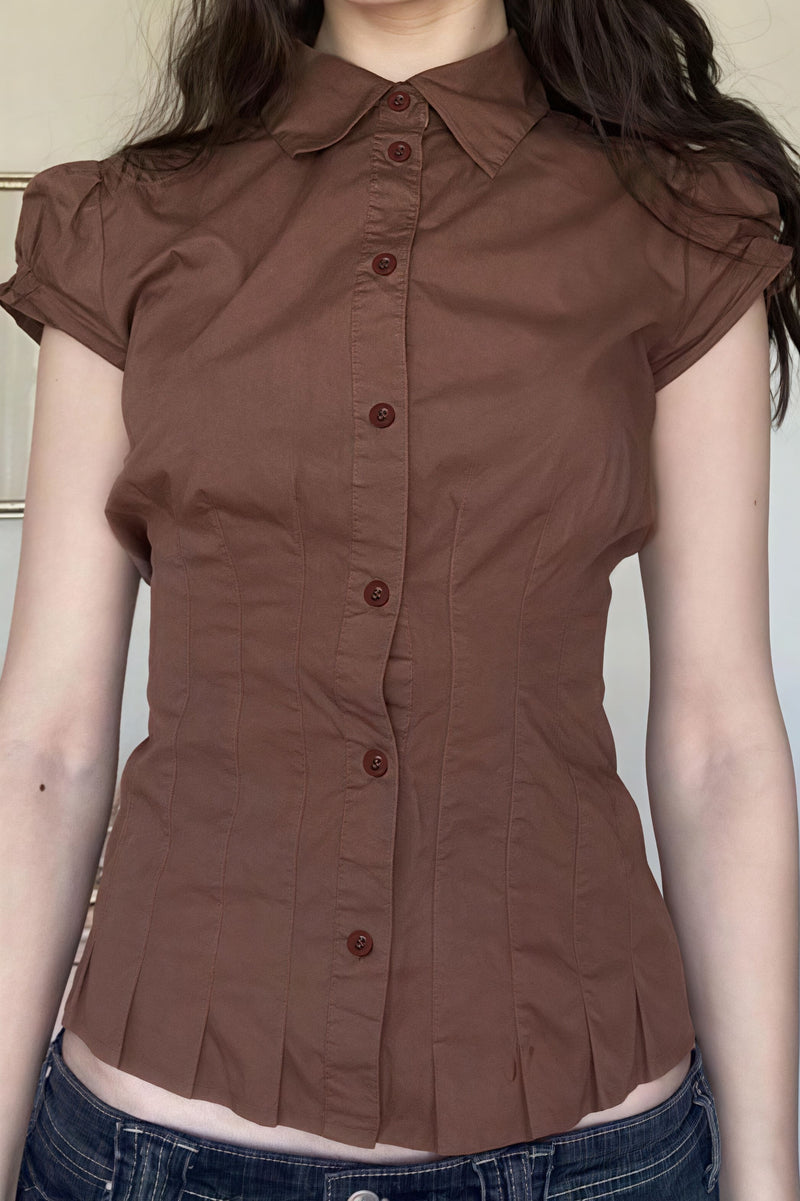 Effortlessly Elegant Blouse with a Timeless Design