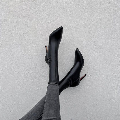Well Tailored Boots with a Graceful Silhouette