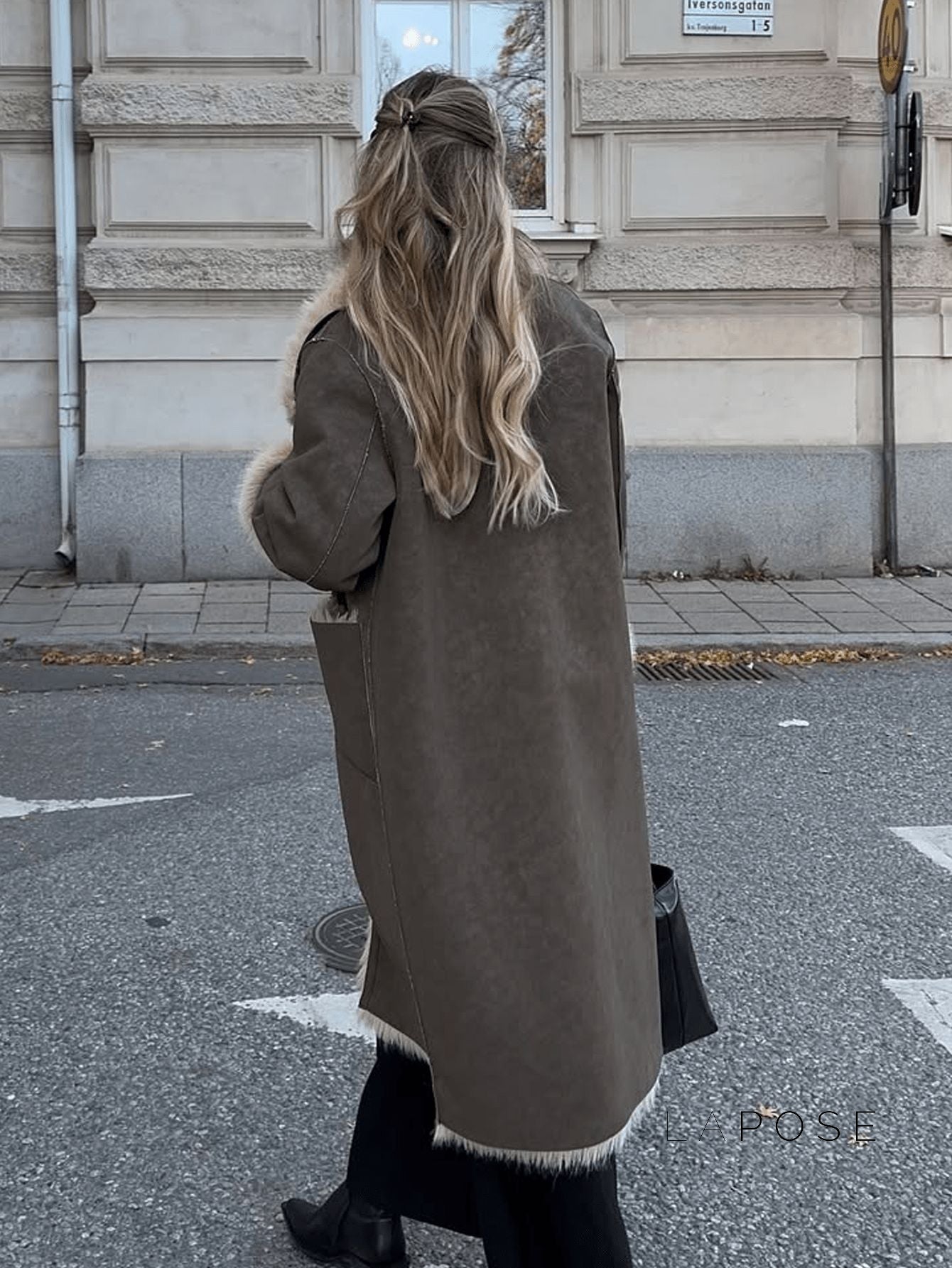 Beautifully Finished Coat in a Timeless Design