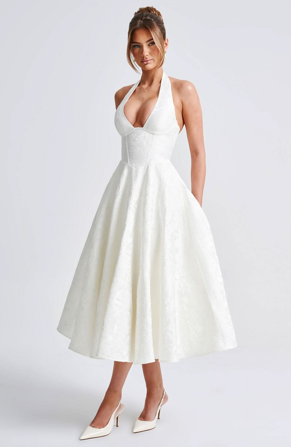 Beautifully Crafted Dress in a Classic Style