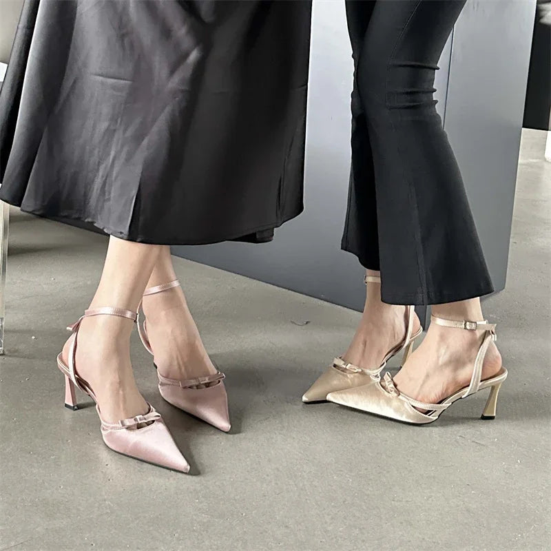 Classic Vintage Heels with a Flattering Fit