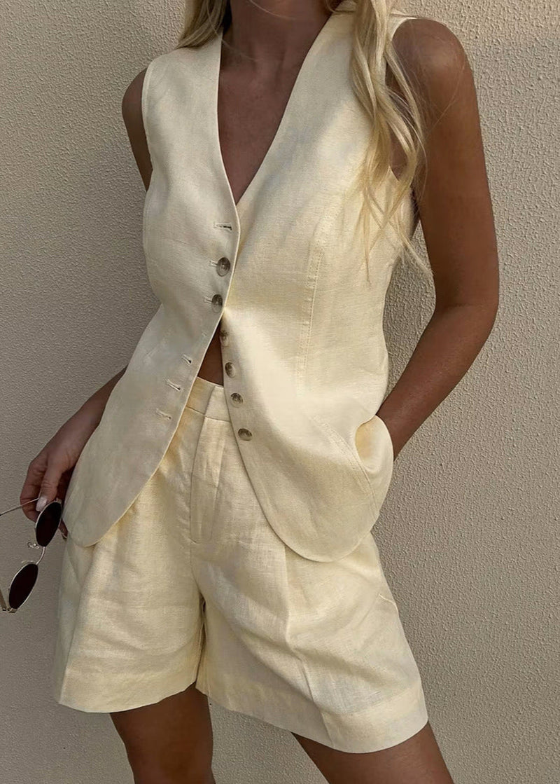 Effortlessly Elegant Garment with a Timeless Design