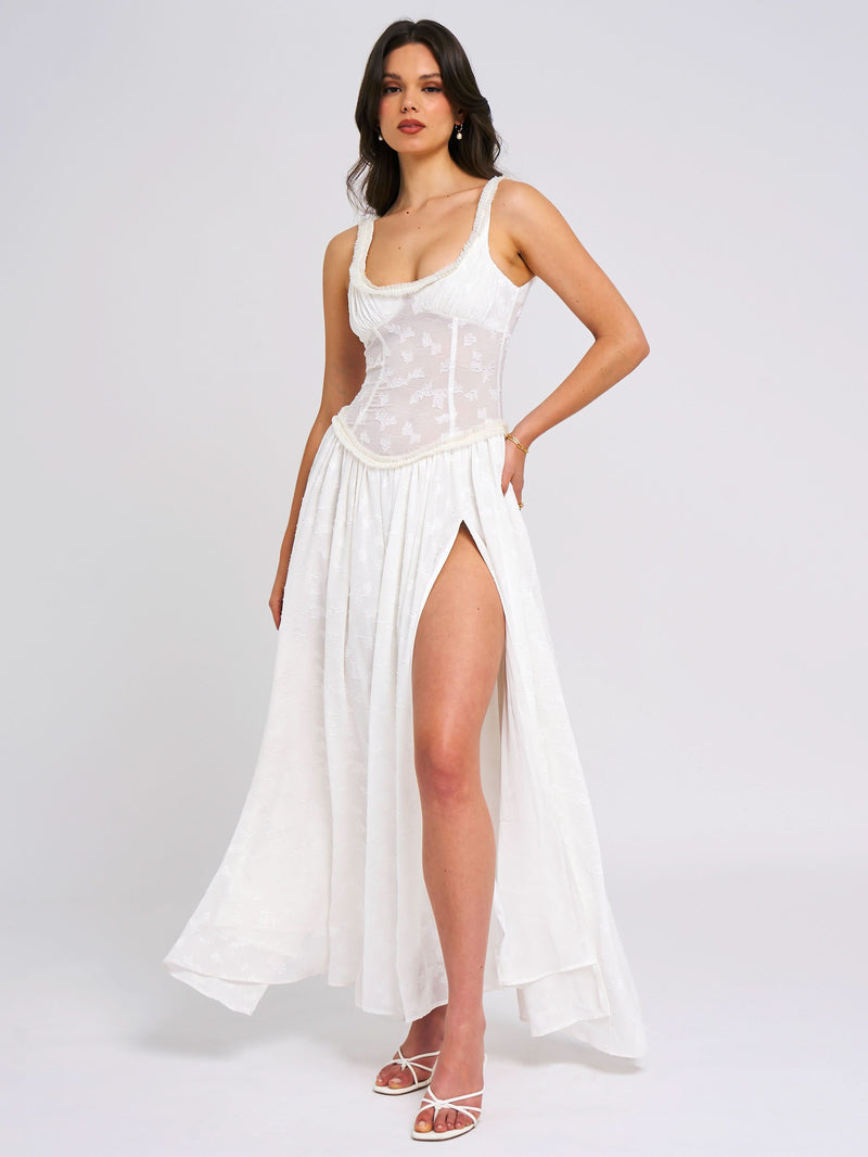 Well Tailored Dress with a Graceful Silhouette