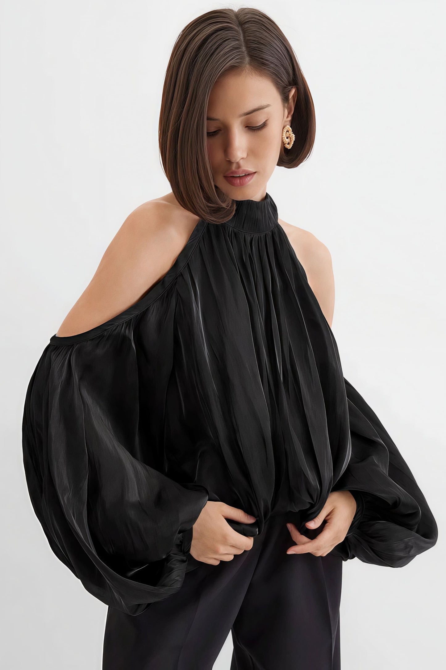 Well Tailored Blouse with a Graceful Silhouette