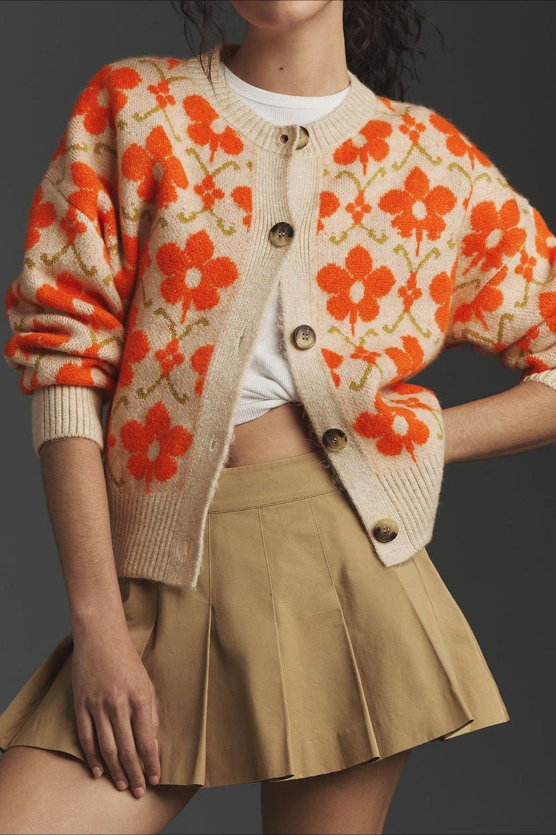 Well Tailored Cardigan with a Graceful Silhouette