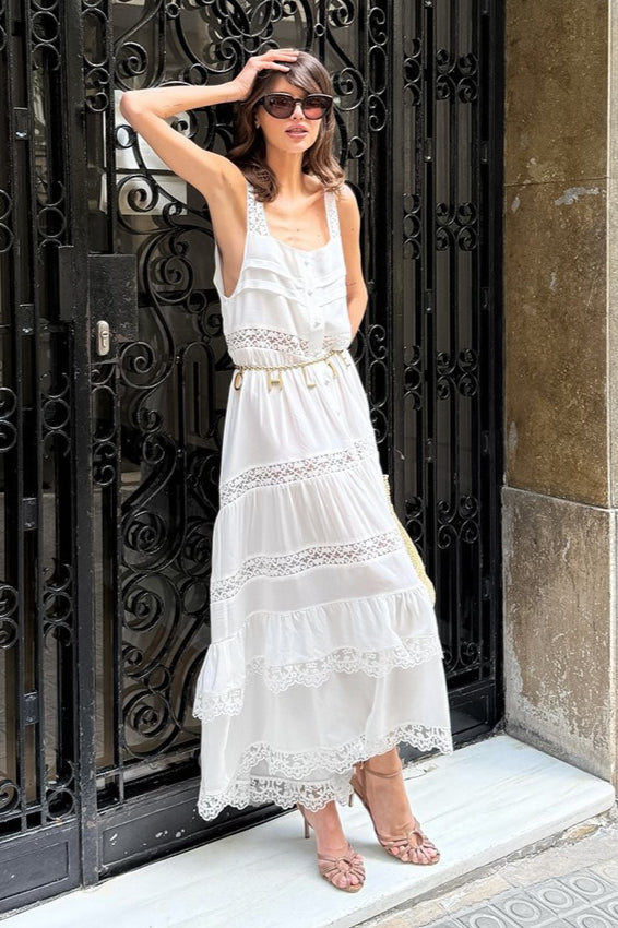 Sophisticated Dress with a Clean Classic Look