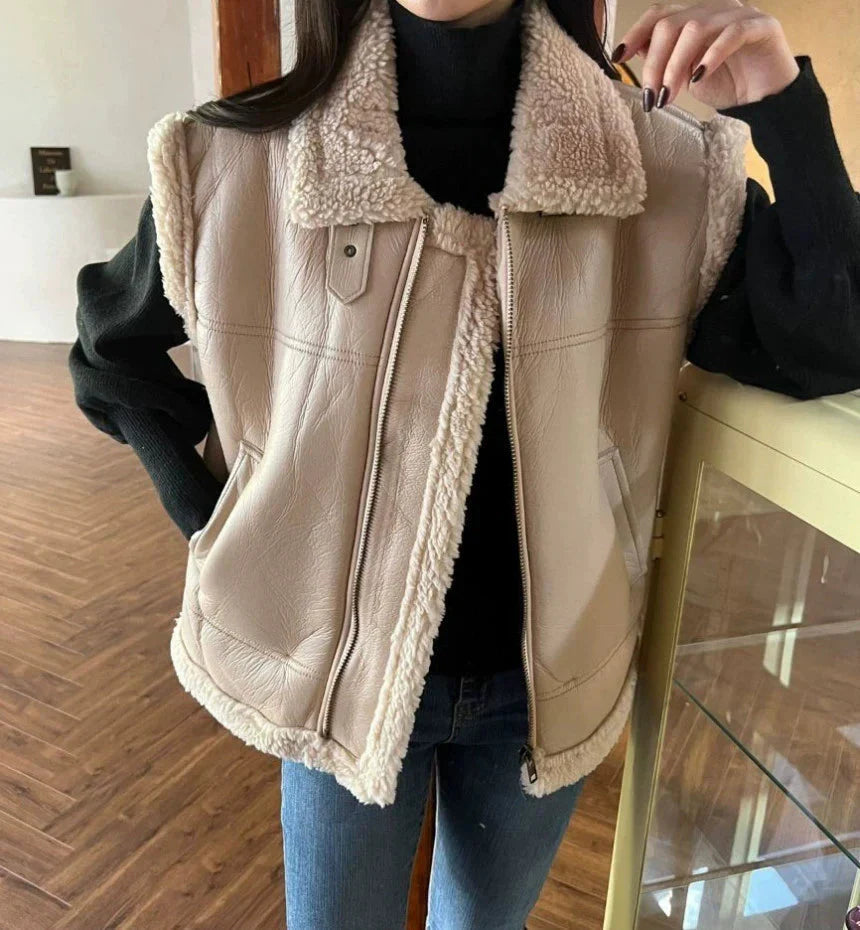 Effortlessly Elegant Jacket with a Timeless Design