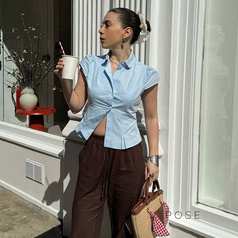 Effortlessly Elegant Blouse with a Timeless Design