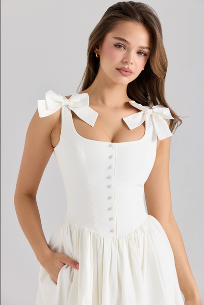 Gracefully Styled Dress for Any Occasion
