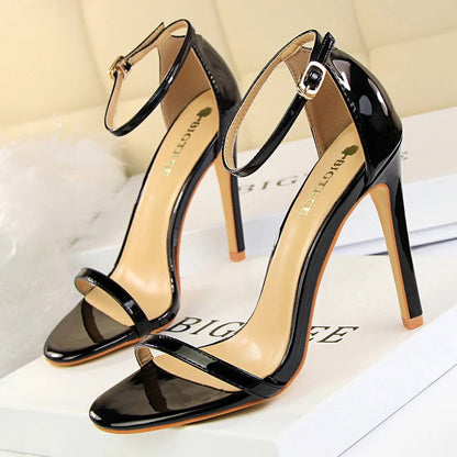 Beautifully Finished Heels in a Timeless Design