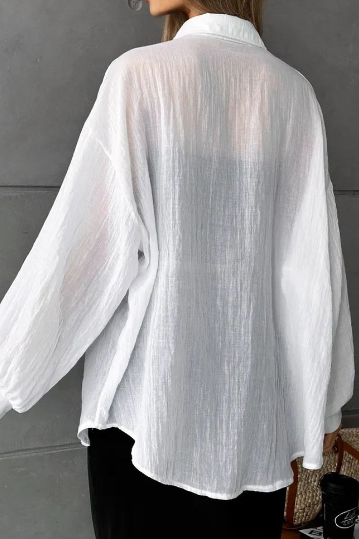 Well Tailored Blouse with a Graceful Silhouette