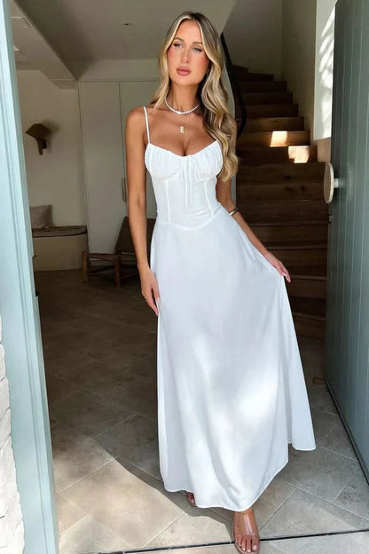Beautifully Finished Dress in a Timeless Design