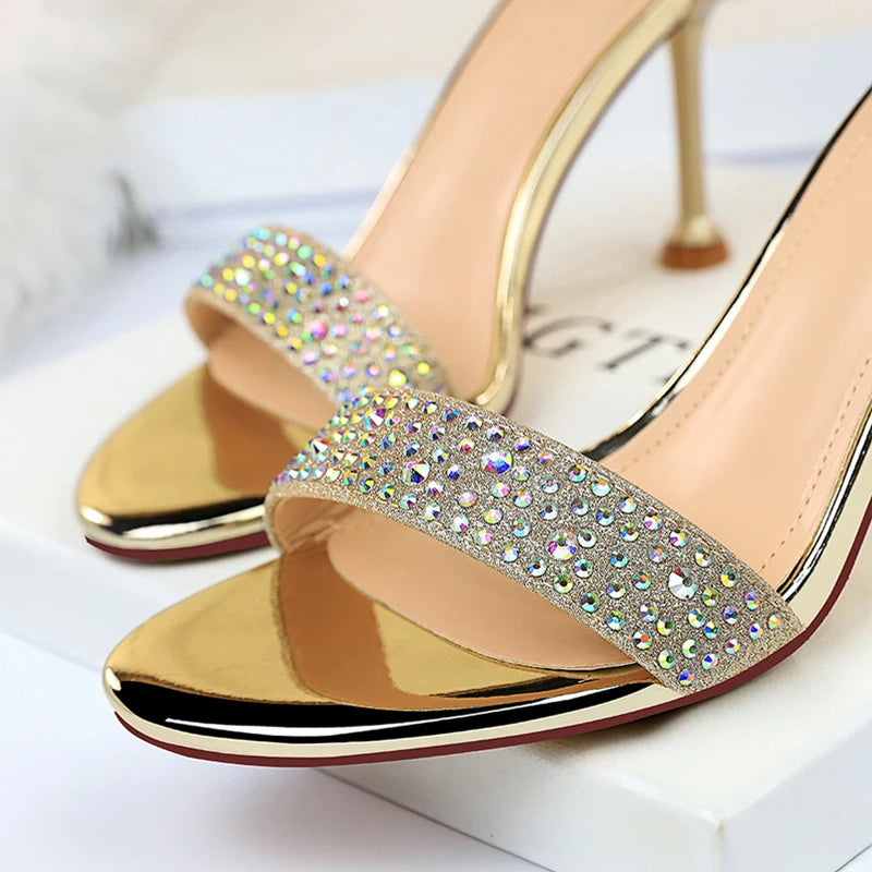 Polished Heels with an Effortless Classic Look