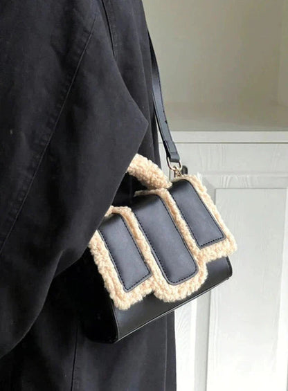 Gracefully Styled Bag for Any Occasion