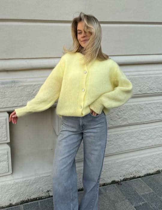 Gracefully Styled Cardigan for Any Occasion