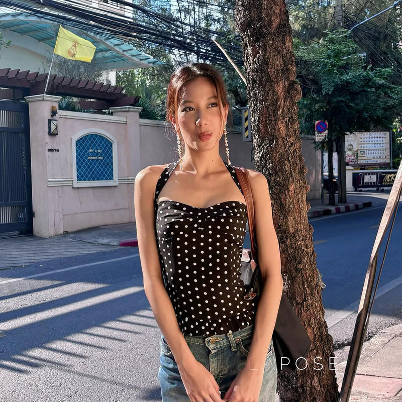 Effortlessly Elegant Top with a Timeless Design
