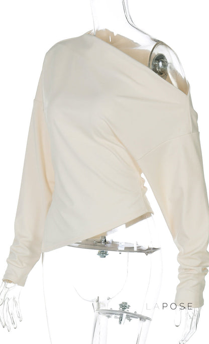 Beautifully Finished Top in a Timeless Design