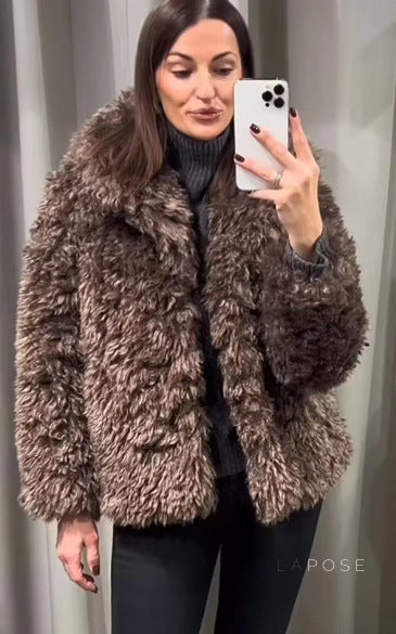 Elegantly Styled Coat for Everyday Wear