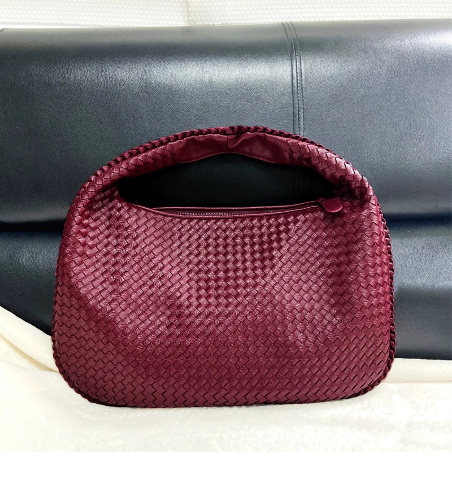 Well Tailored Bag with a Graceful Silhouette
