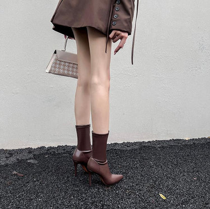 Well Tailored Boots with a Graceful Silhouette