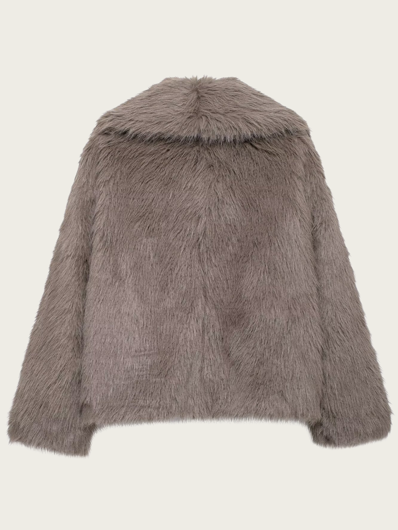 Elegantly Styled Coat for Everyday Wear