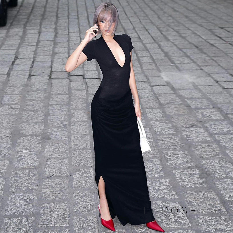 Effortlessly Elegant Dress with a Timeless Design
