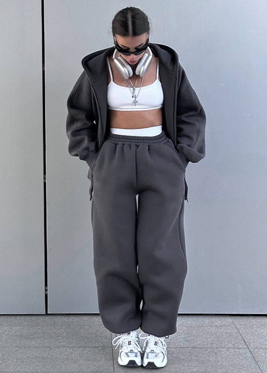 Well Tailored Pants with a Graceful Silhouette