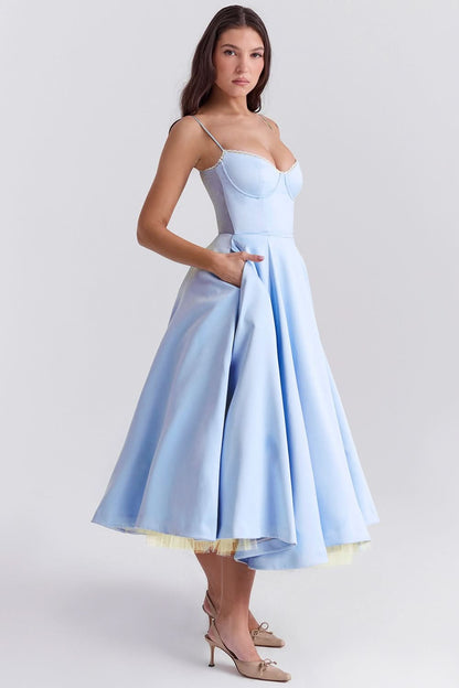 Classic Vintage Dress with a Flattering Fit
