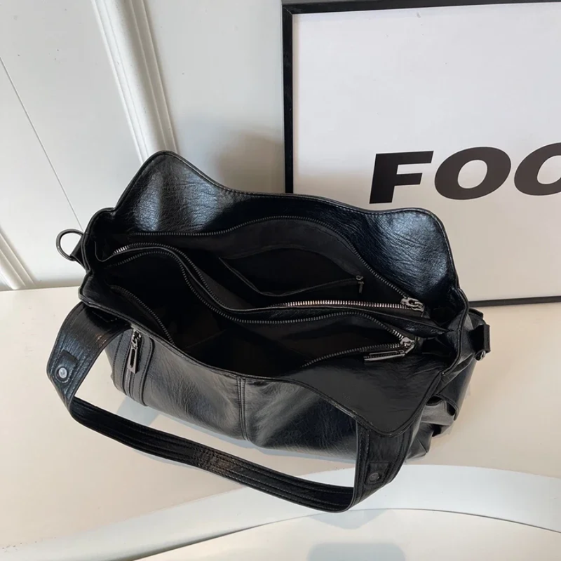 Beautifully Crafted Bag in a Classic Style