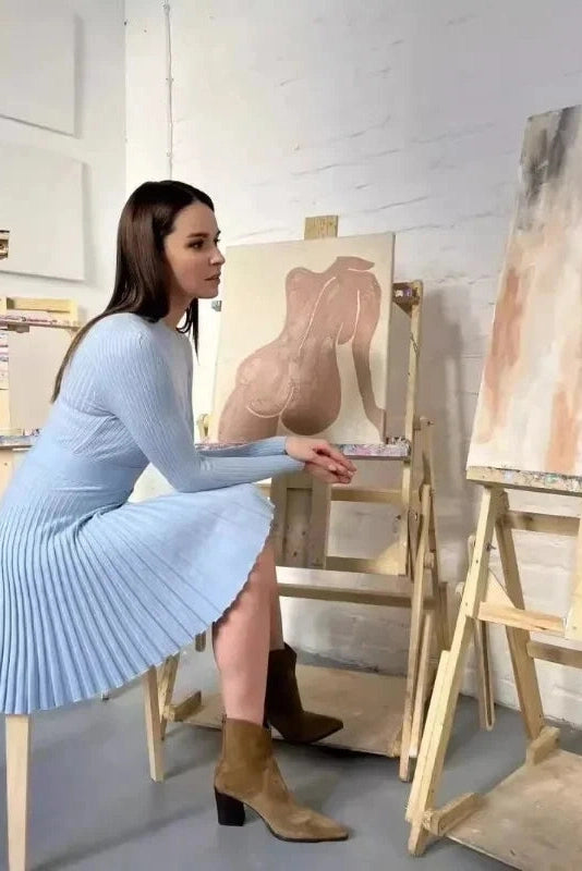 Classic Vintage Dress with a Flattering Fit