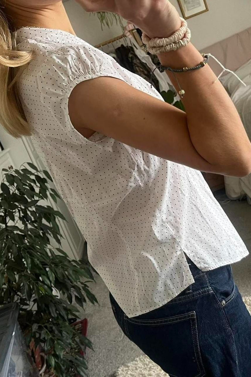 Gracefully Styled Blouse for Any Occasion