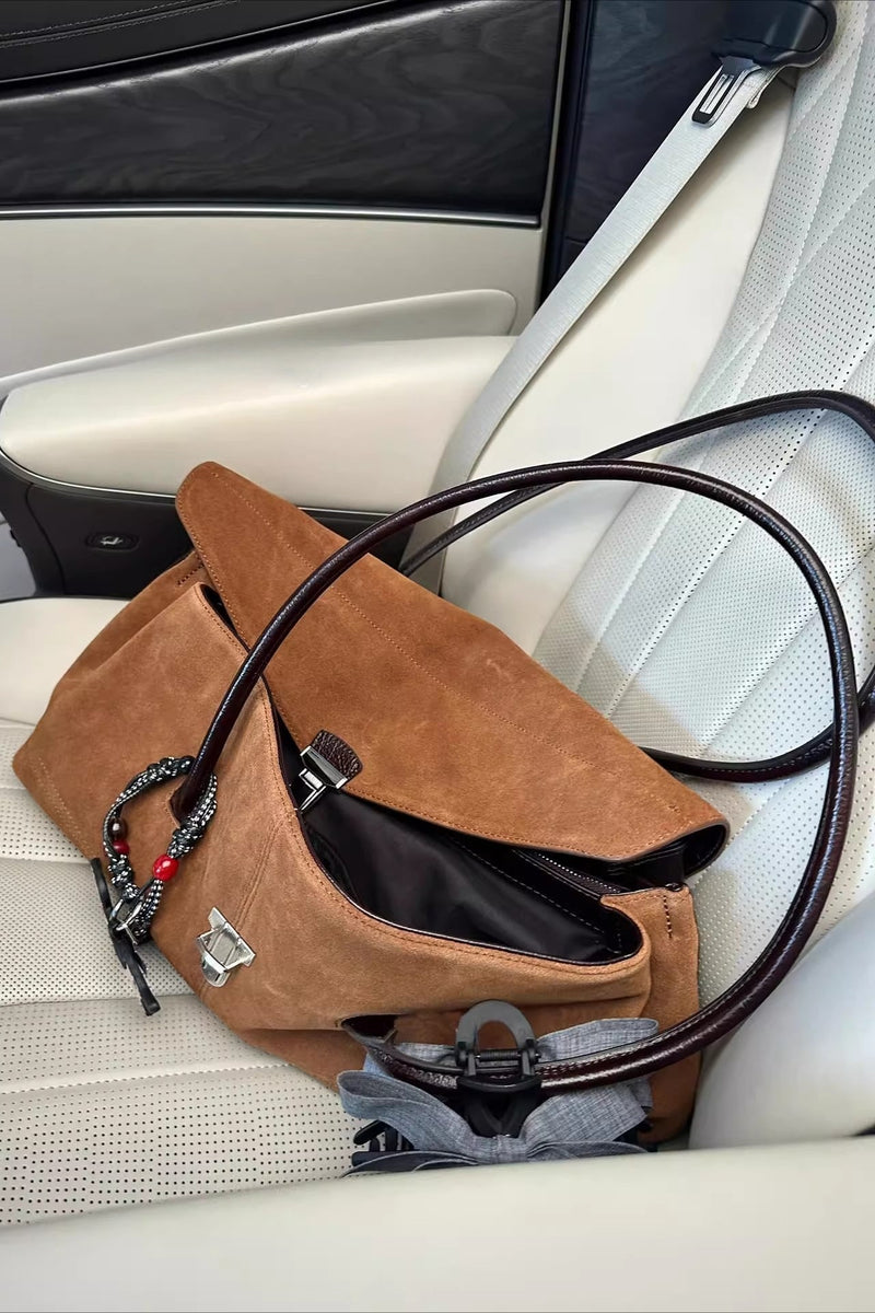 Beautifully Crafted Bag in a Classic Style