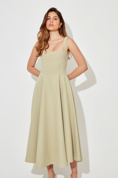 Classic Vintage & Enduringly Stylish Dress