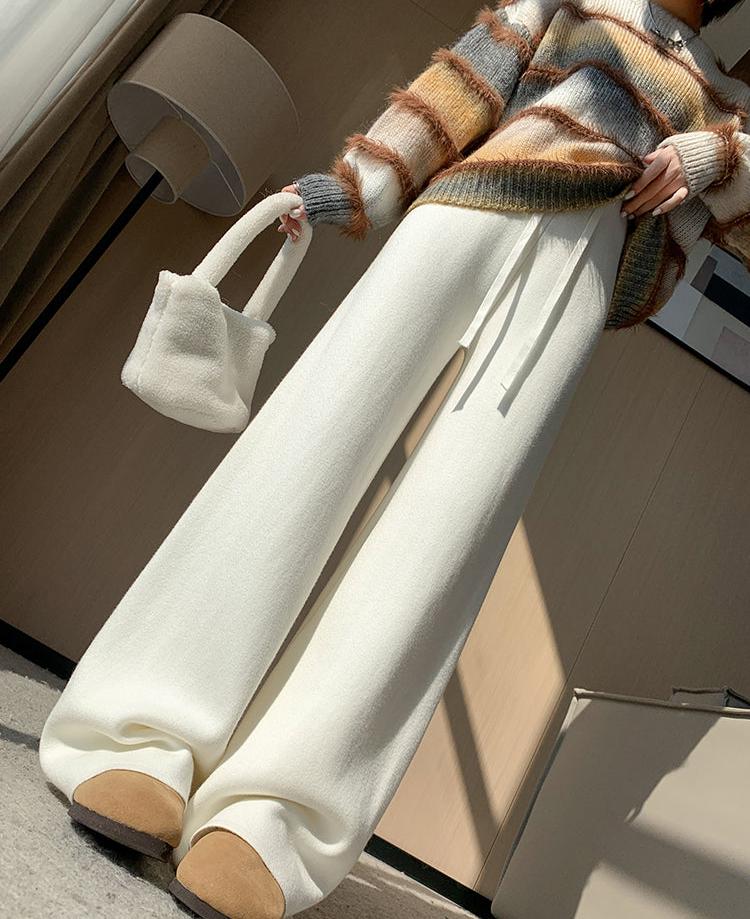 Polished Pants with an Effortless Classic Look