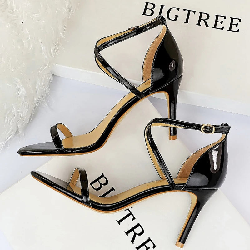 Well Tailored Heels with a Graceful Silhouette