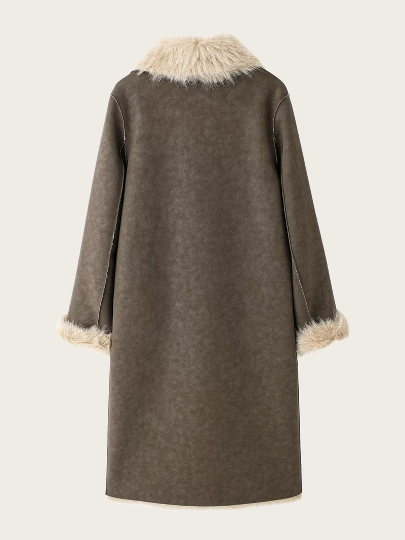 Beautifully Finished Coat in a Timeless Design