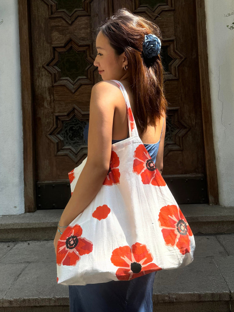 Beautifully Finished Bag in a Timeless Design
