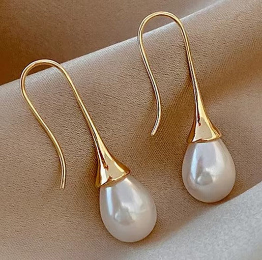 Water Drop Pearl Earrings